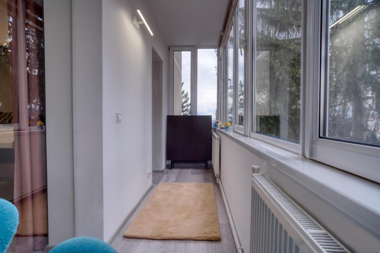 Central Luxury Apartment With City View Brasov Exterior photo